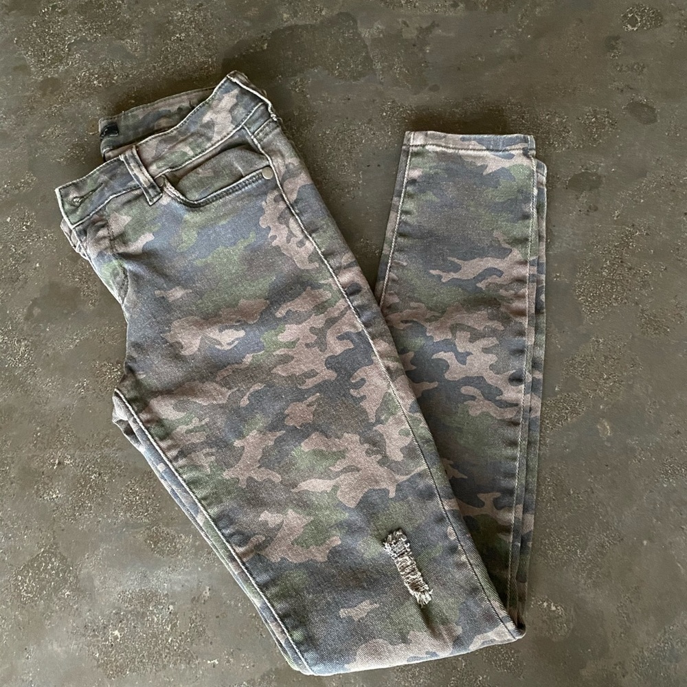 Distressed Camo Skinny Jeans Size 3 with Holes from Von Maur
